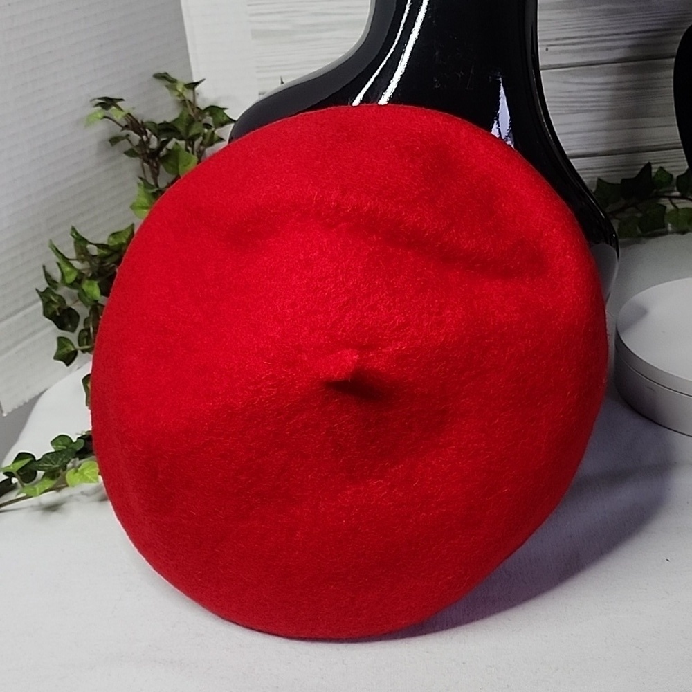 Red French Style Beret Hat Adjustable NWT